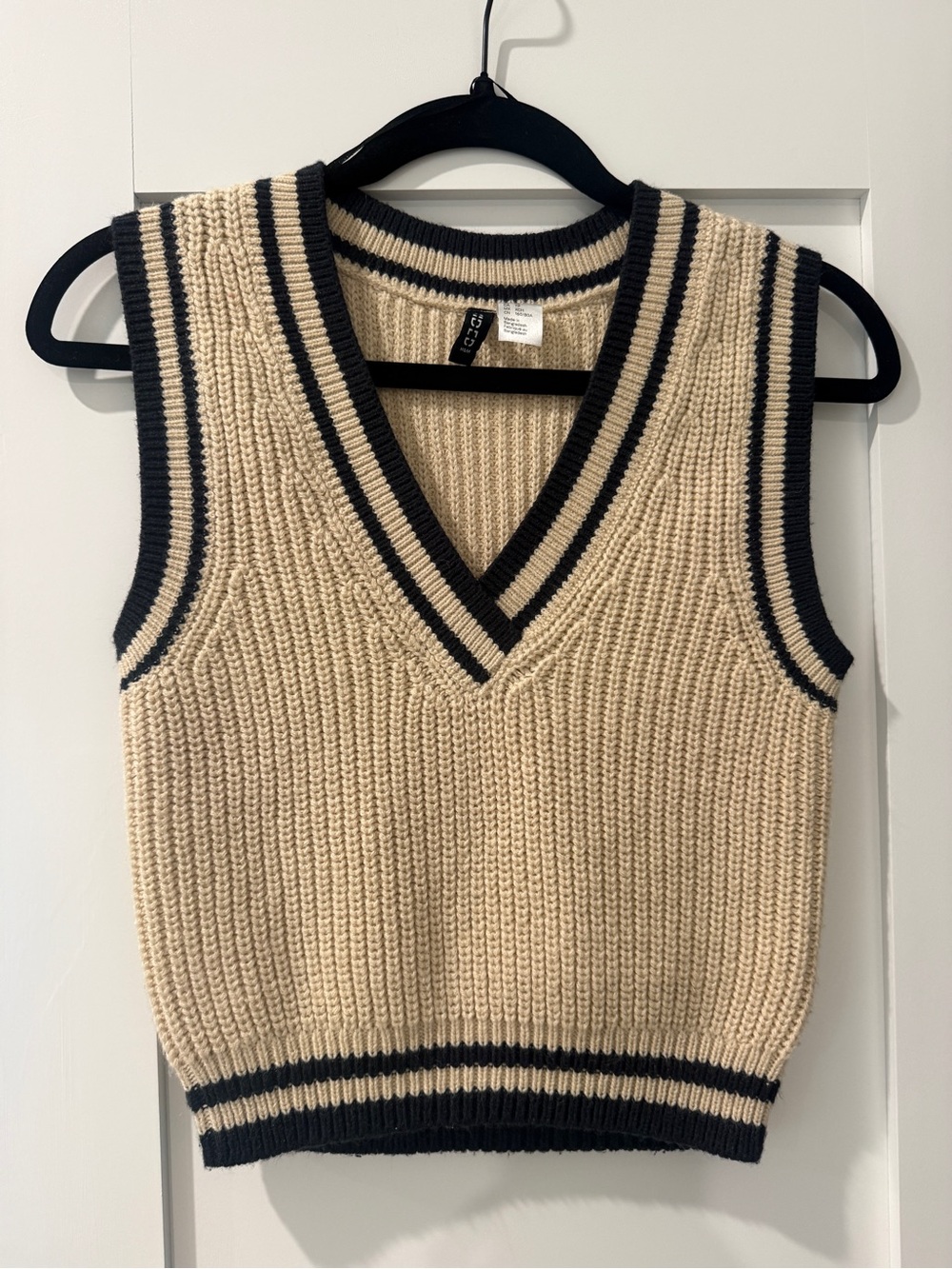 H&M Cream V-Neck Sleeveless Knit Vest with Black Trim